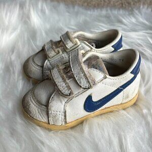 Vintage Nike 1985 White Sneakers Size 4